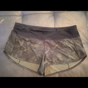 Lululemon 2.5 low rise shorts